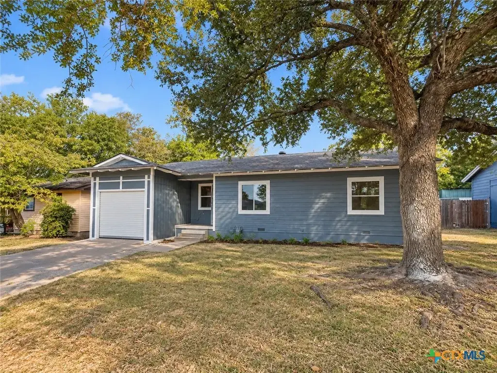 933 Fannin Loop, Temple