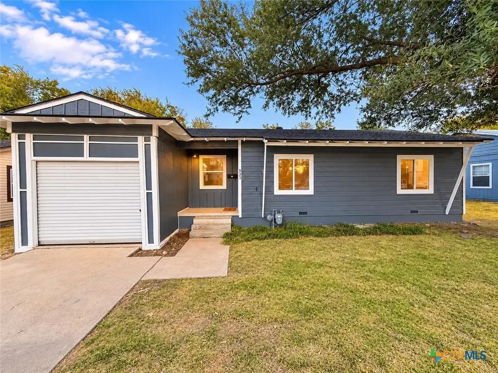 933 Fannin Loop, Temple
