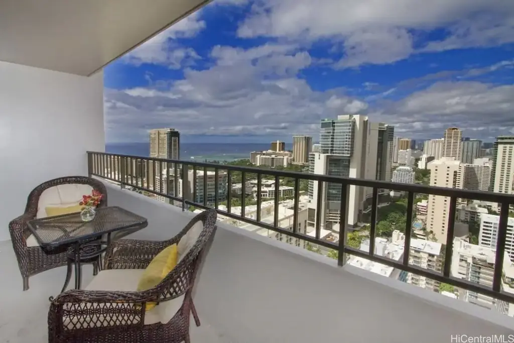 (unit #3207) 2240 Kuhio Avenue, Honolulu