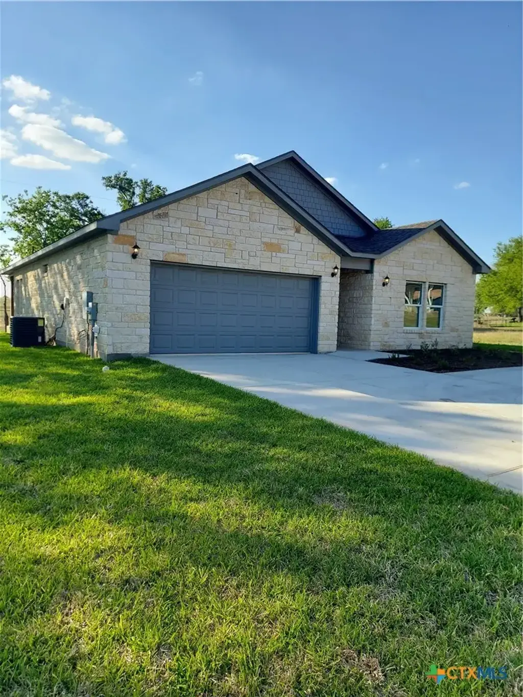 121 Spanish Oak Trail, Cameron