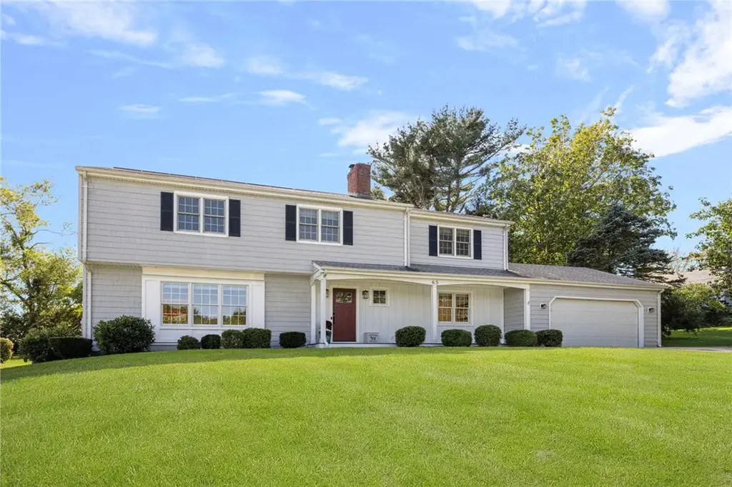 65 Sunrise Dr, Portsmouth