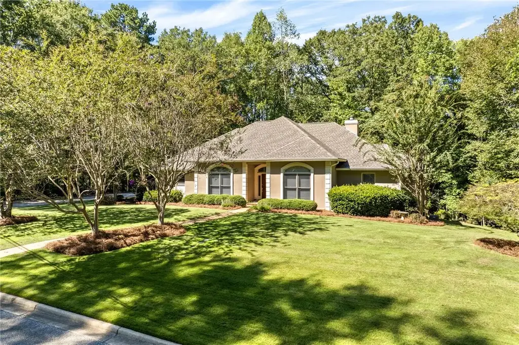 638 Woody Dr, Auburn