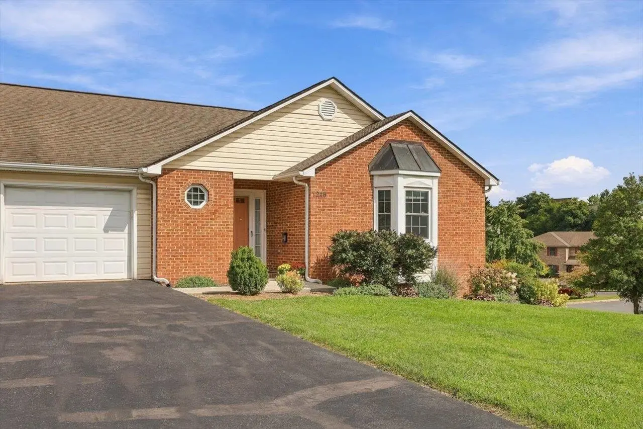 1216 Poplar Cir, Harrisonburg