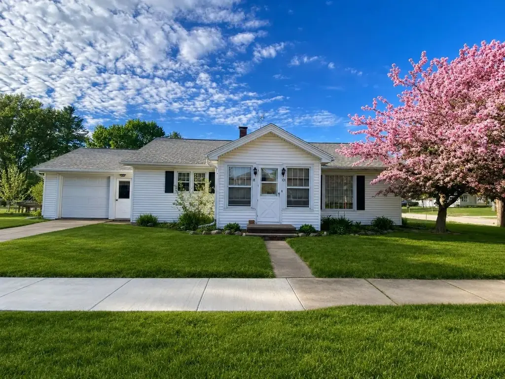 101 Cedar St, Gillett