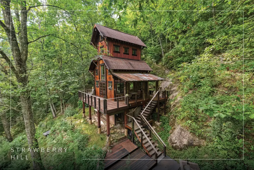 347 Strawberry Hill Road, Cullowhee