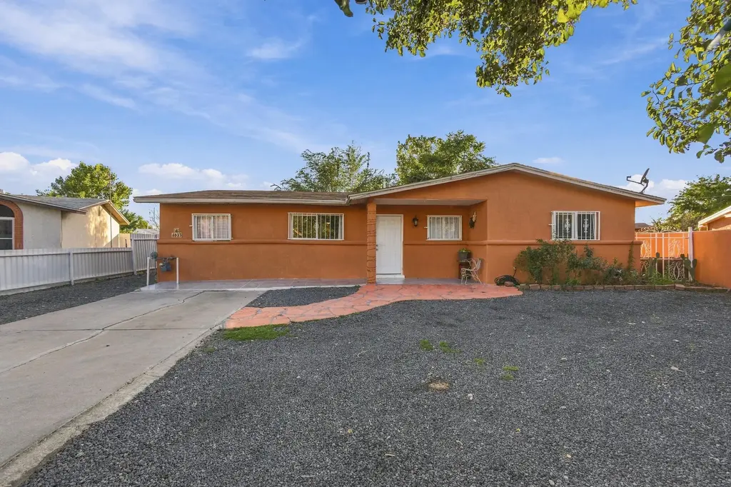 4633 Spring Valley Circle Sw, Albuquerque