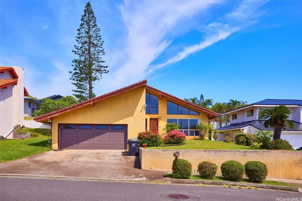 1056 Kalihiwai Place, Honolulu