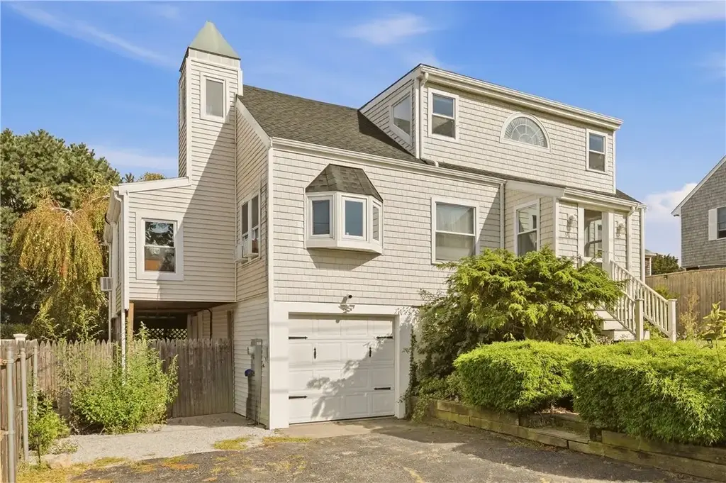 91 Easton Ave, Portsmouth
