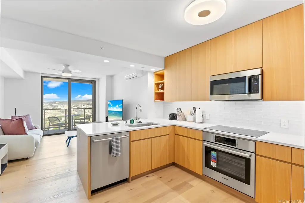 (unit #4210) 1388 Kapiolani Boulevard, Honolulu