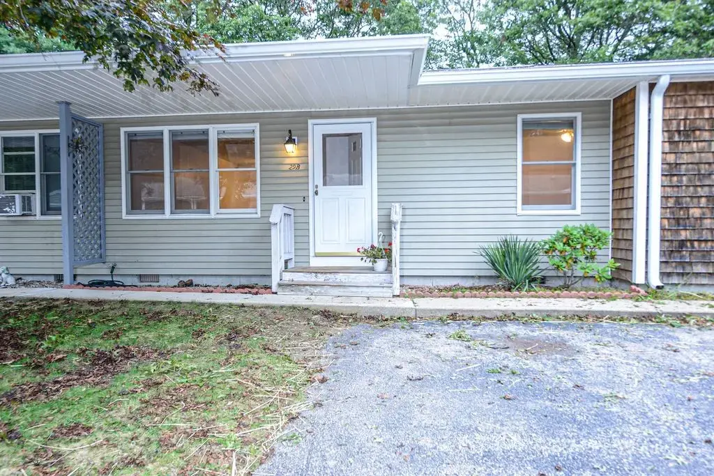 29 West Castle Way # B, Charlestown