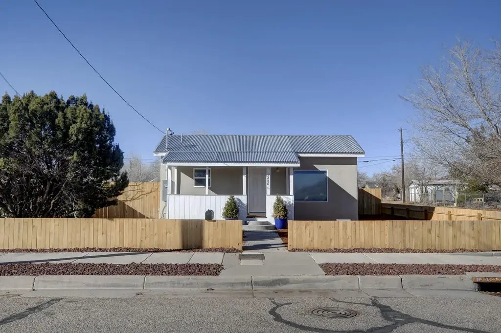 1325 8th Street Nw, Albuquerque