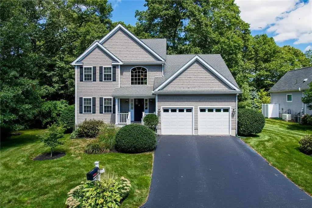 9 Jessica Ln, Narragansett