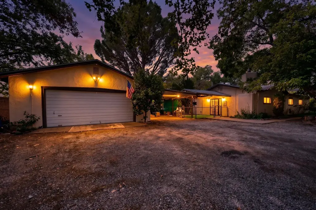 4817 Guadalupe Trail Nw, Albuquerque