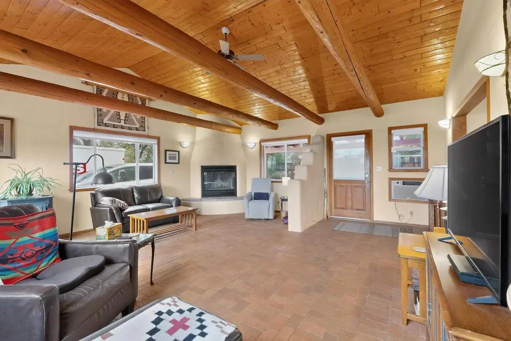 39 W Canal Road, Bernalillo
