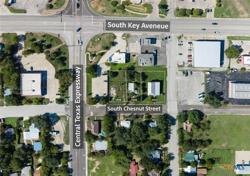 1404, 1406, 1408 S Chestnut Street, Lampasas
