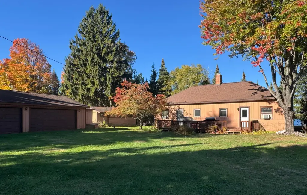 2421 Goldfinch Ln, Lac du Flambeau
