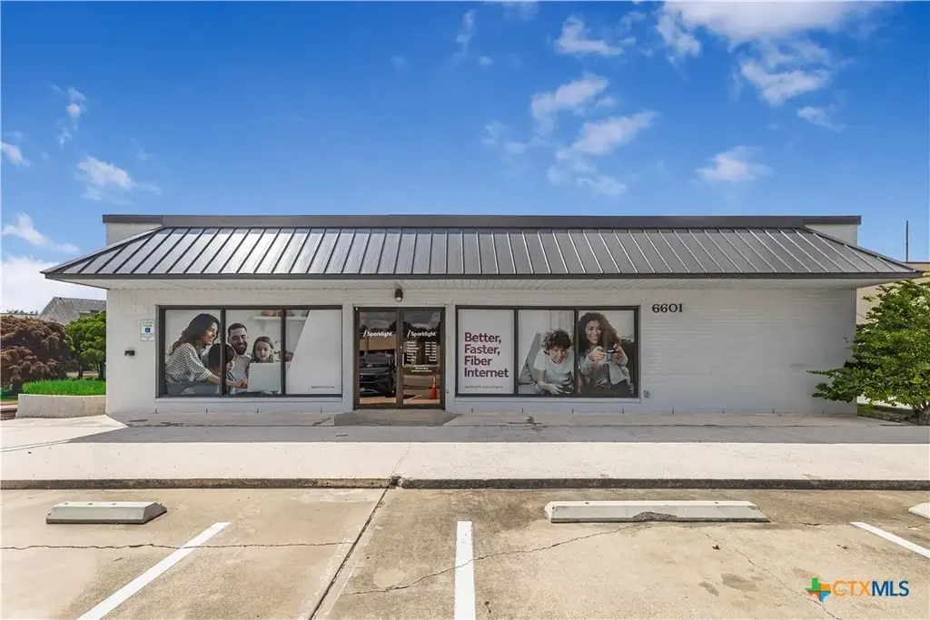 6601 N Navarro Street, Victoria