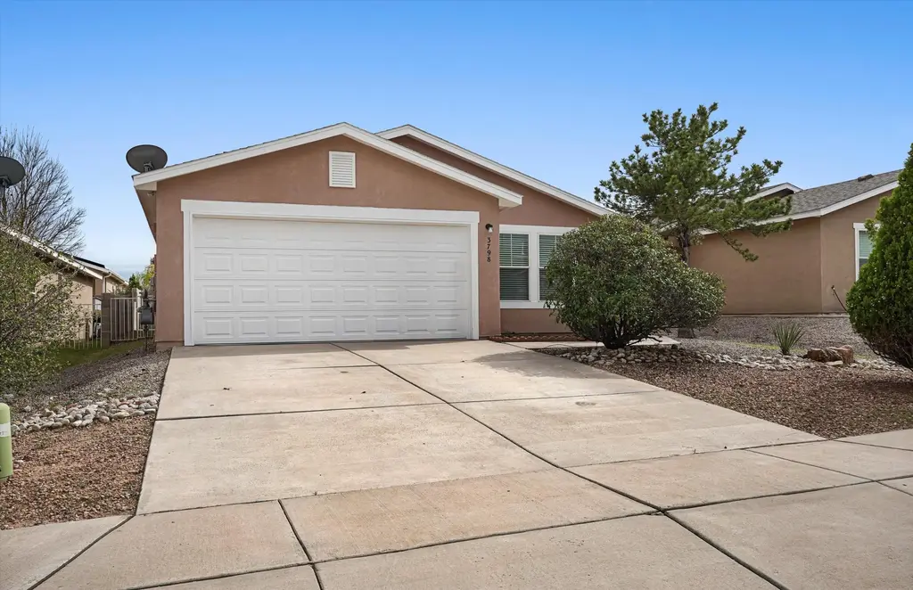 3798 Cattle Drive Ne, Rio Rancho