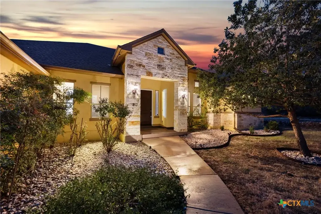 1231 Porto Point, New Braunfels