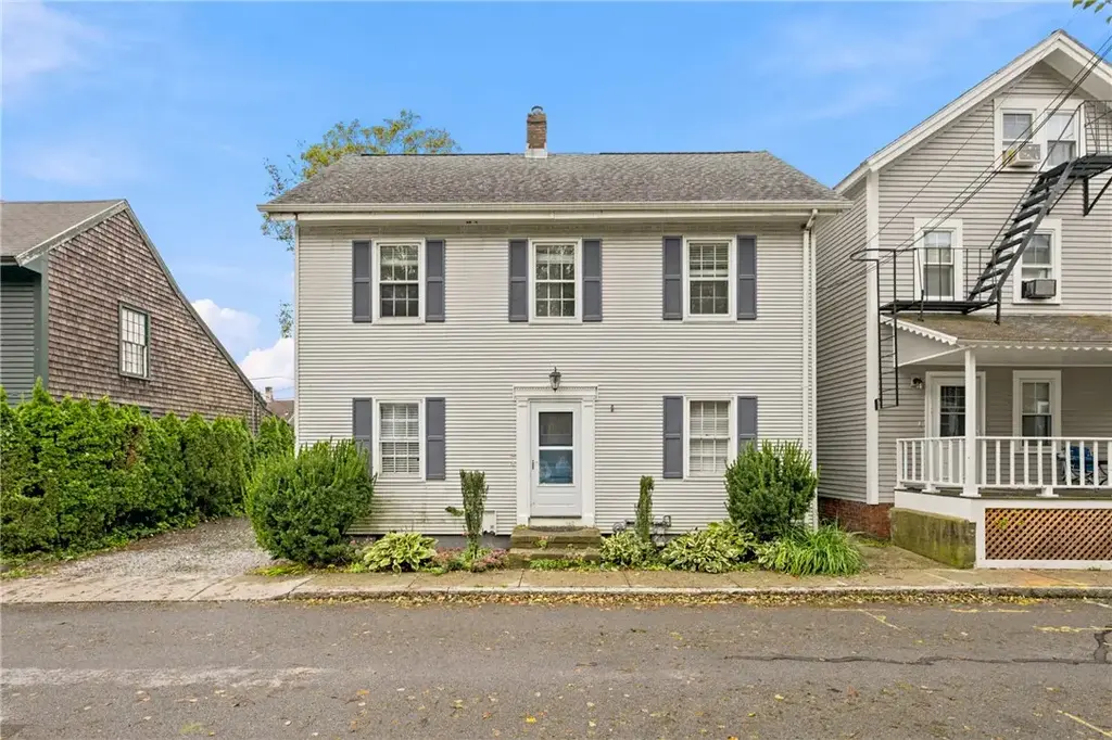 82 Burnside Ave # 2, Newport