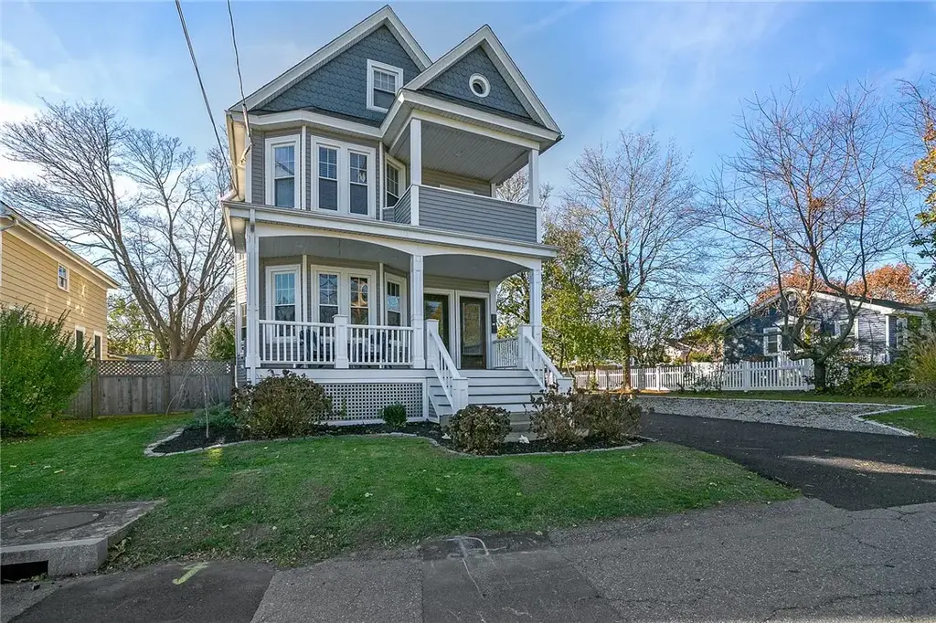20 Fenner Ave # 1, Newport