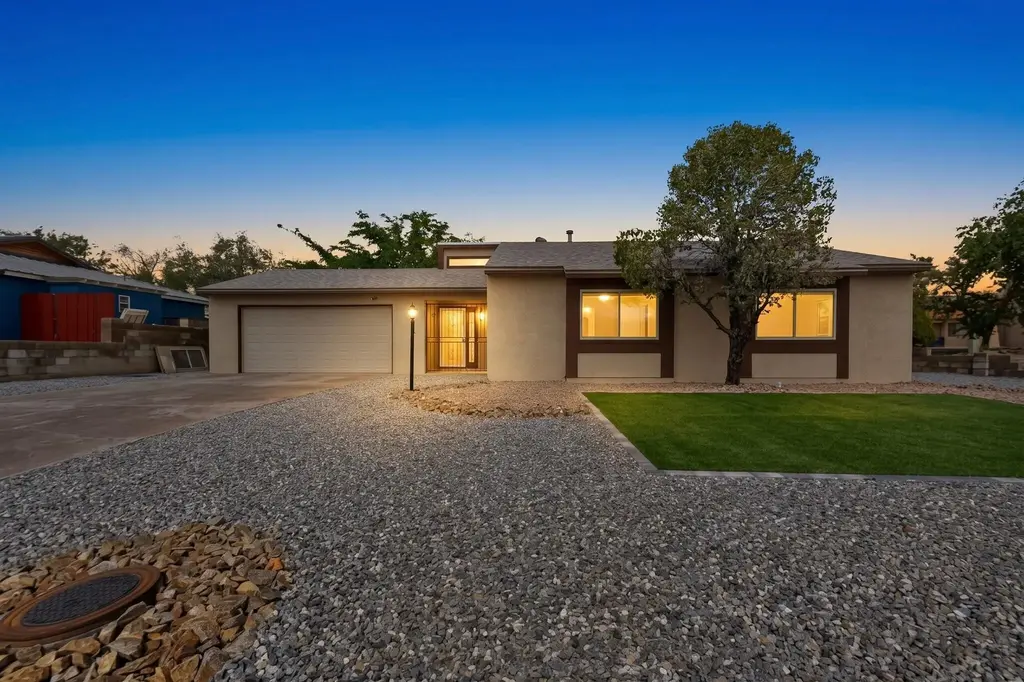 611 Chuckwagon Road Se, Rio Rancho