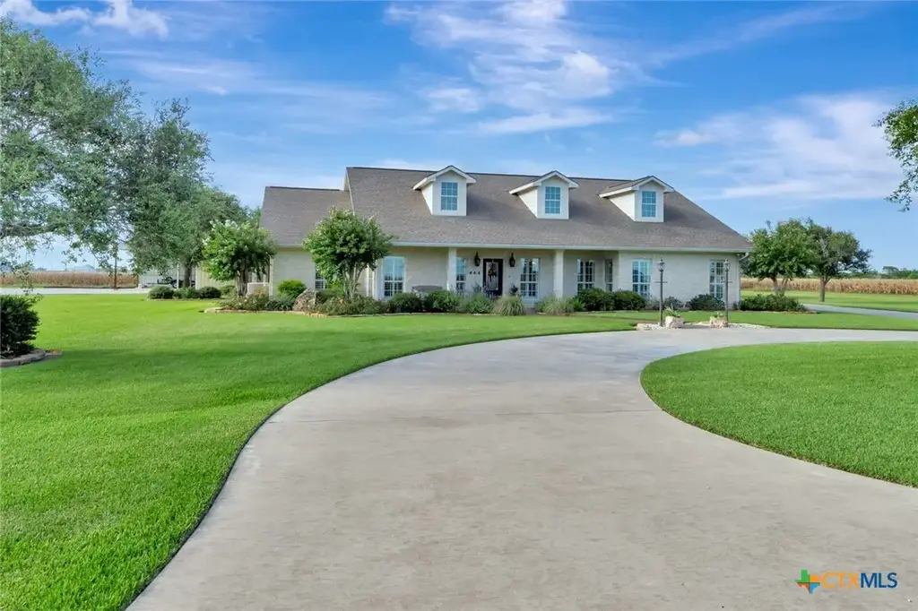 444 County Road 237, Ganado