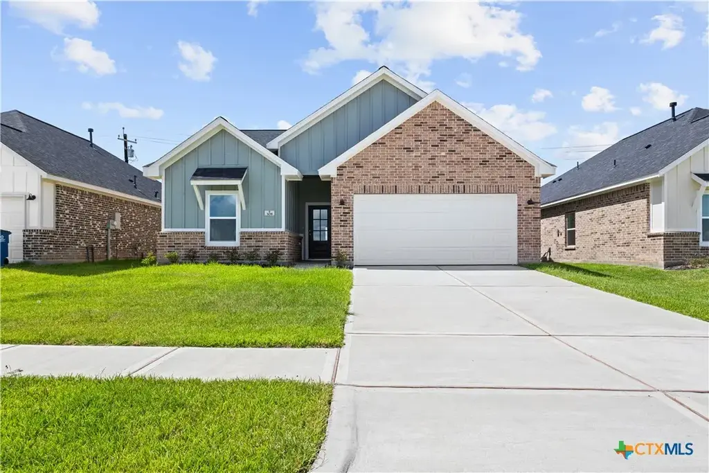 308 Cardinal Drive, Port Lavaca