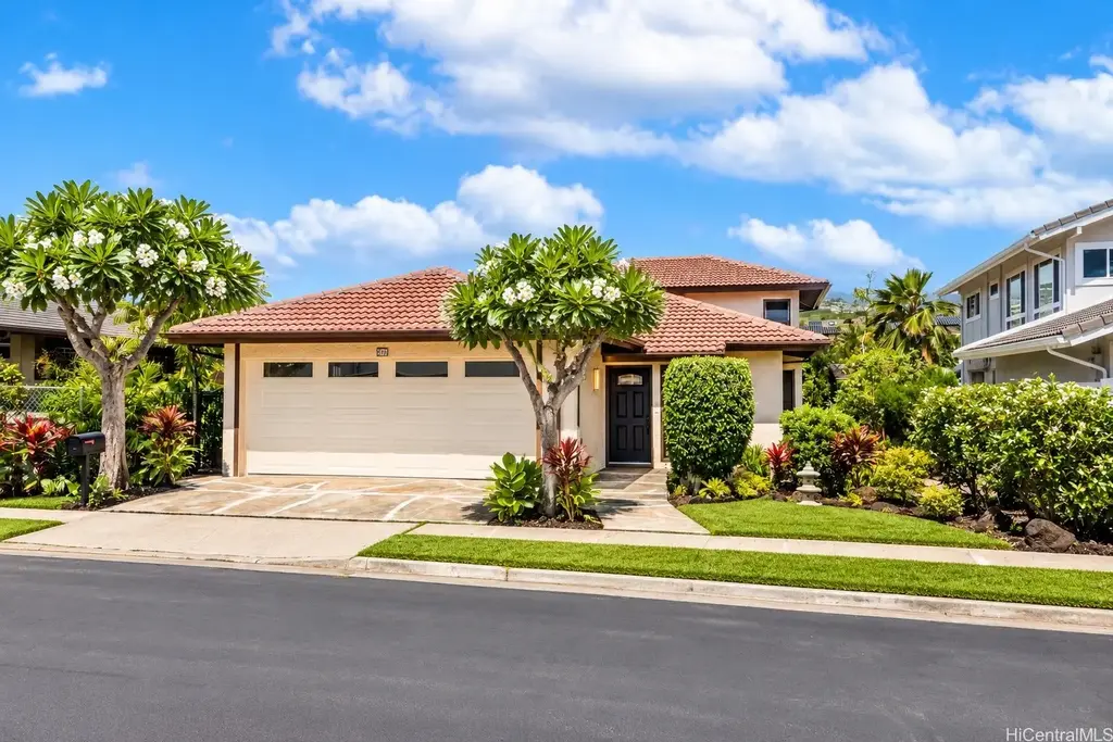 677 Hunalewa Street, Honolulu