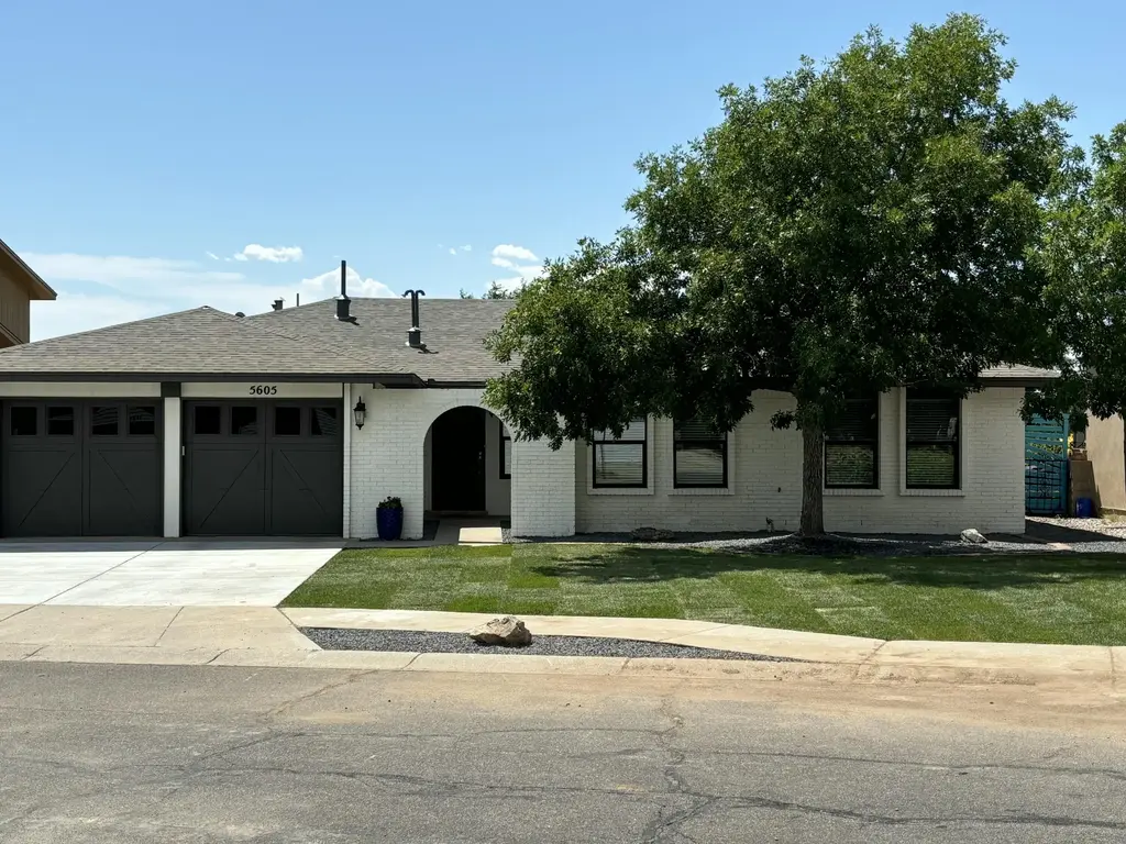 5605 Chelwood Park Boulevard Ne, Albuquerque