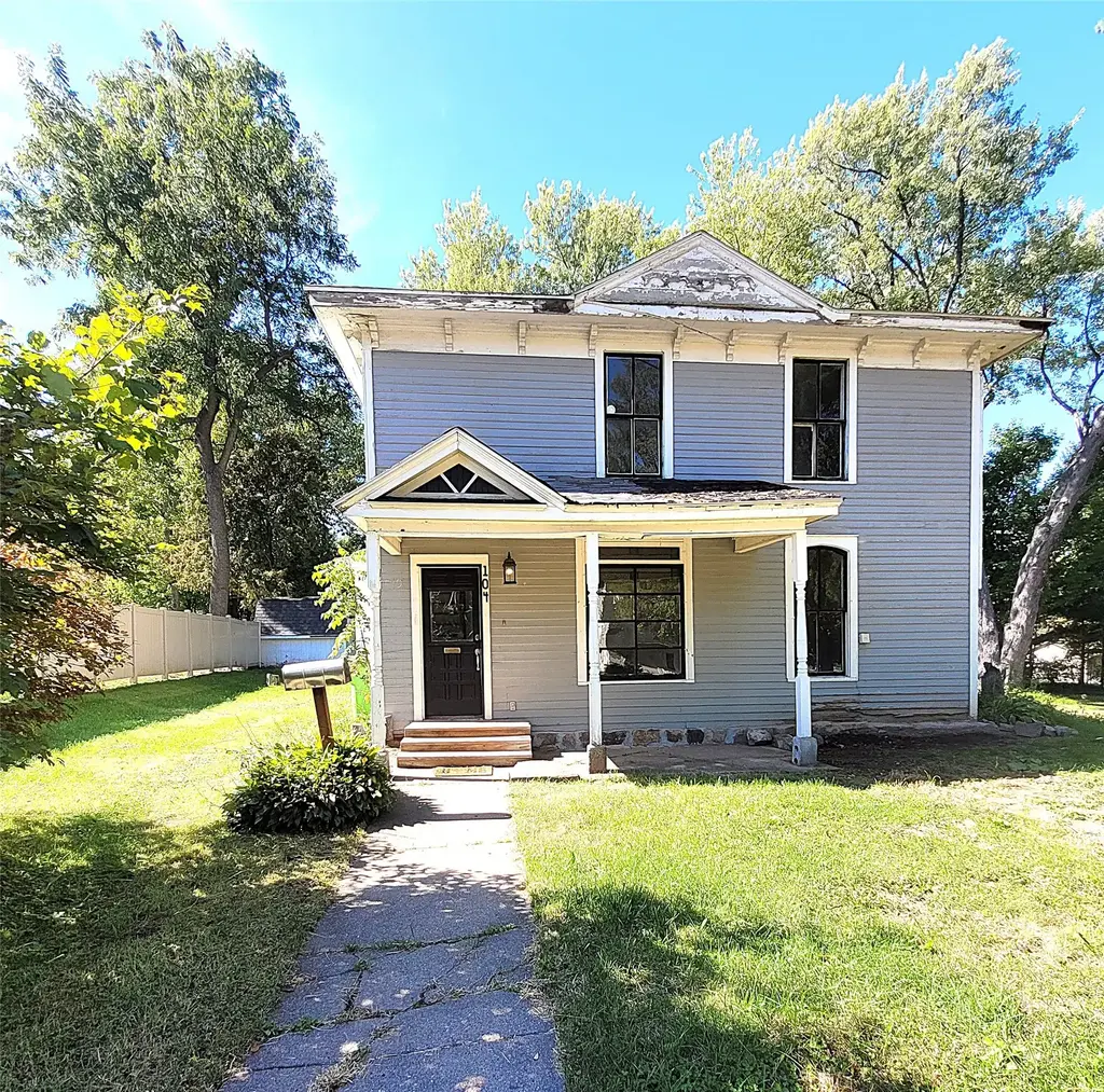 104 Court Street, Neillsville