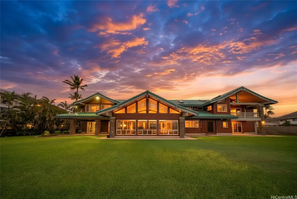 87-579 Farrington Highway, Waianae