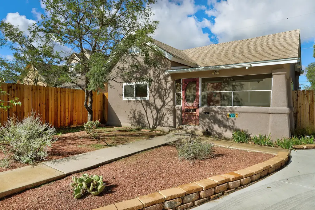615 Edith Boulevard Se, Albuquerque
