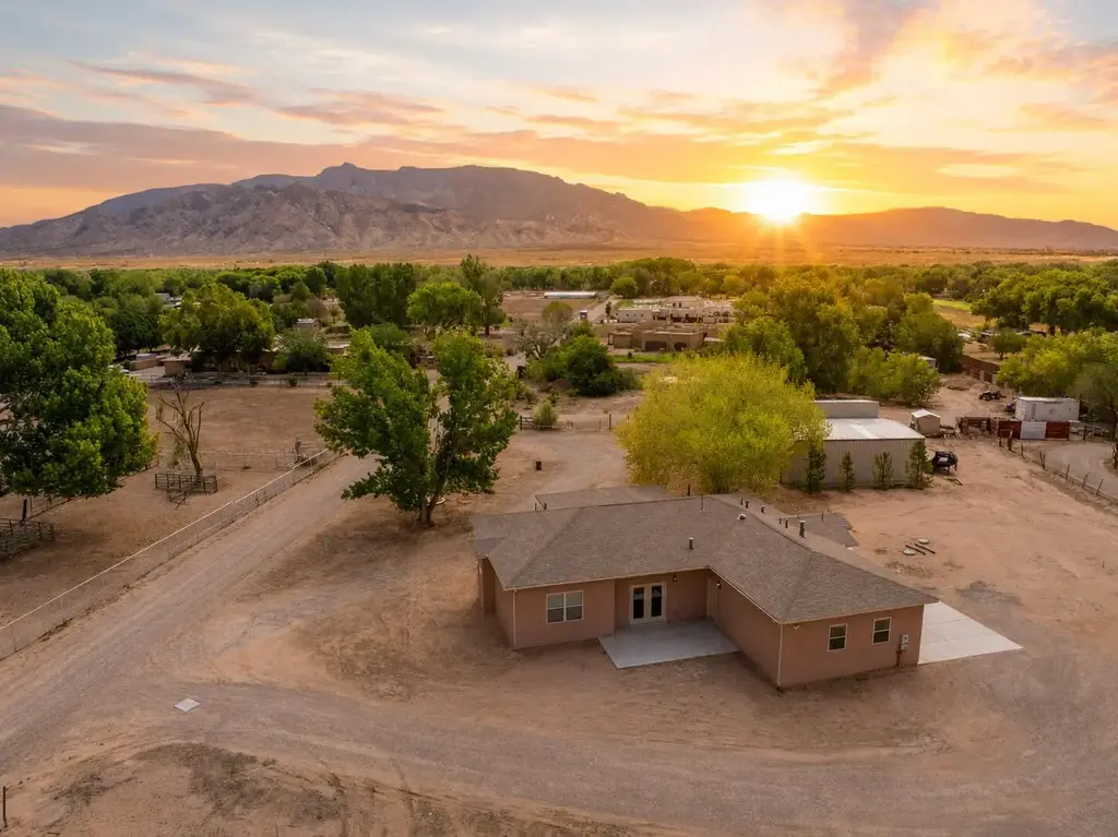 480 Paseo Dulcelina Road, Corrales