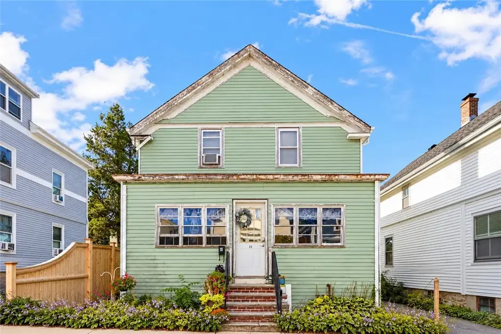 11 Carey St, Newport