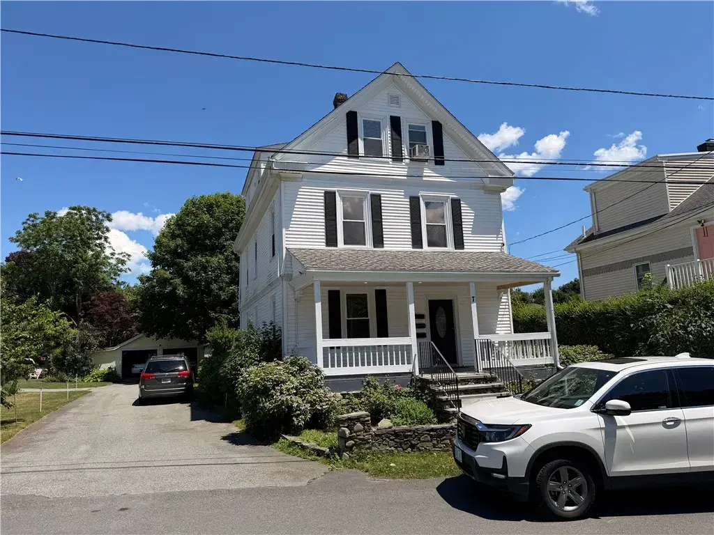 7 Caswell Ave # 3, Newport