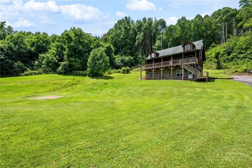 2717 Meat Camp Road, Boone
