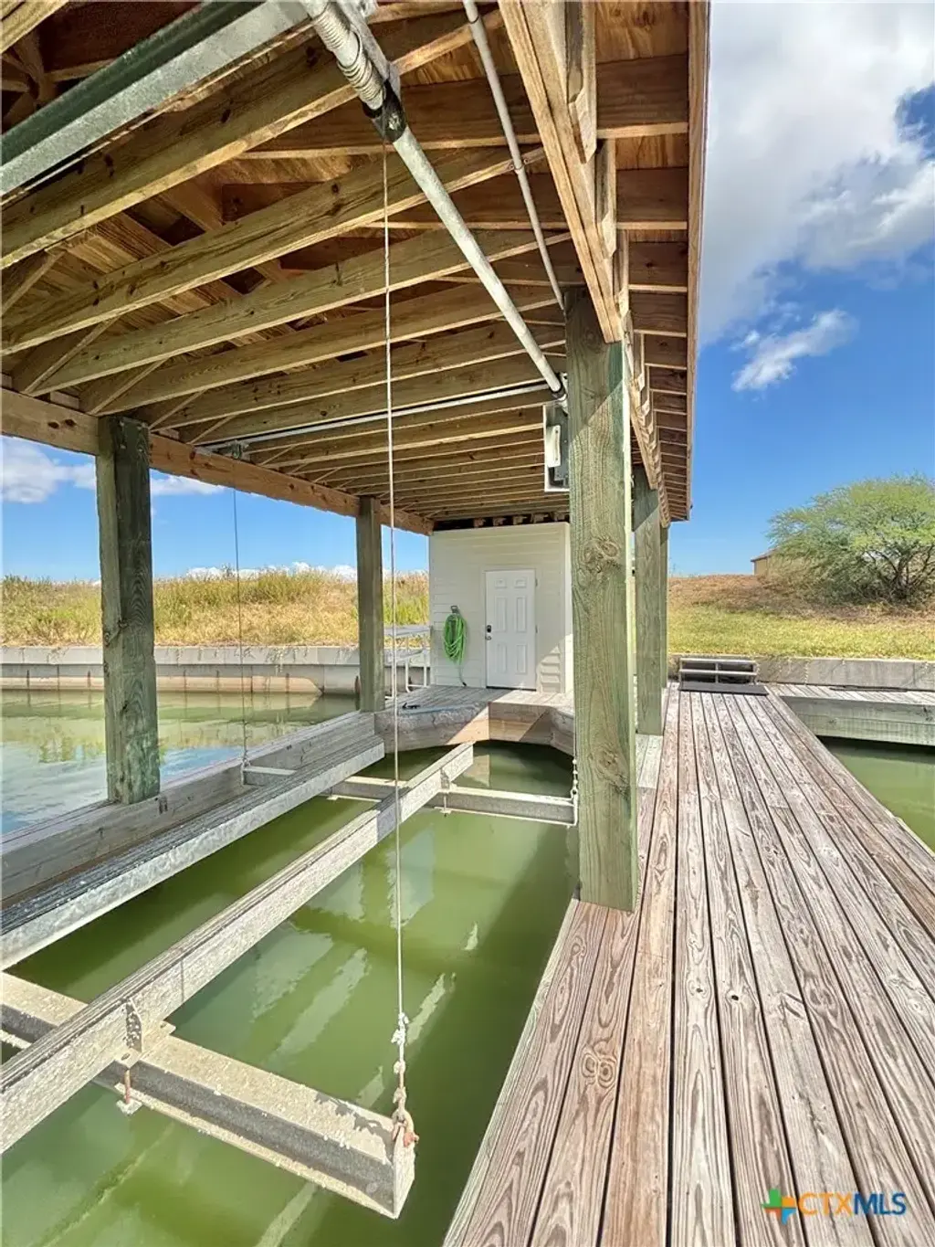 384 E Lago Loop Road, Port Lavaca
