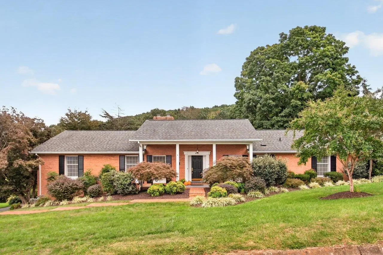 418 Fairway Dr, Harrisonburg