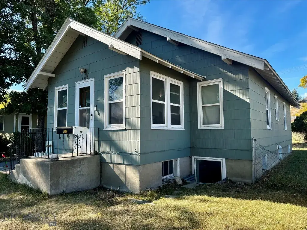 206 W Front Street, Livingston