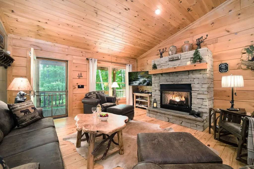 689 Taylor Creek Road, Cullowhee