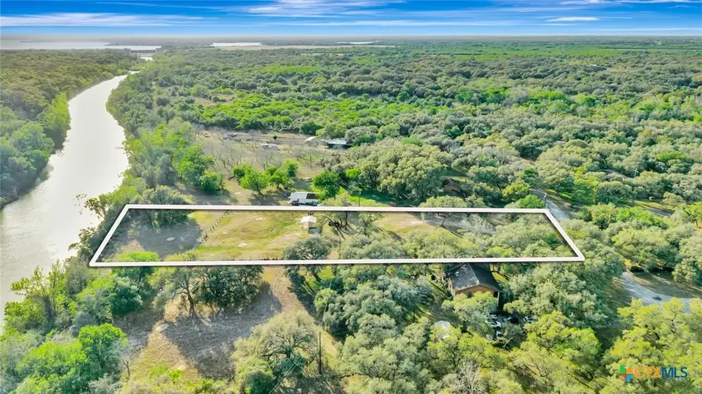 405 Camino Drive, Victoria