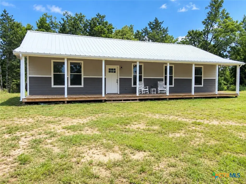 113 N County Road 681, Teague
