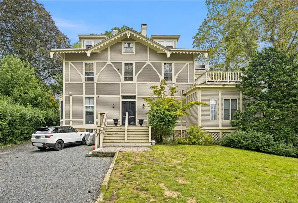 4 Red Cross Ave # 1a, Newport