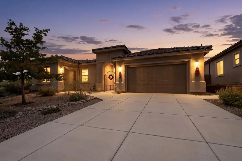 4713 Las Plazuelas, Santa Fe