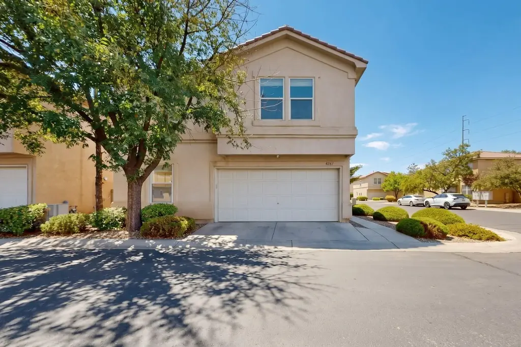 4261 Altura Mesa Lane Ne, Albuquerque