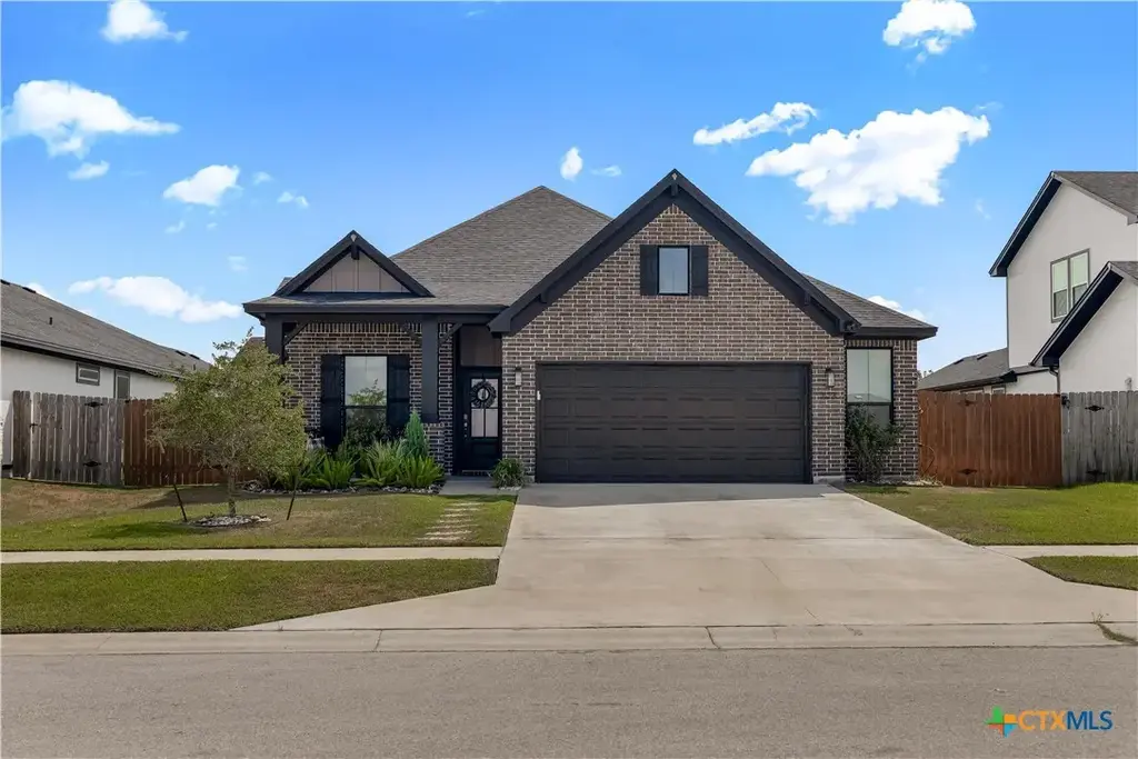 203 Flint Rock Court, Victoria
