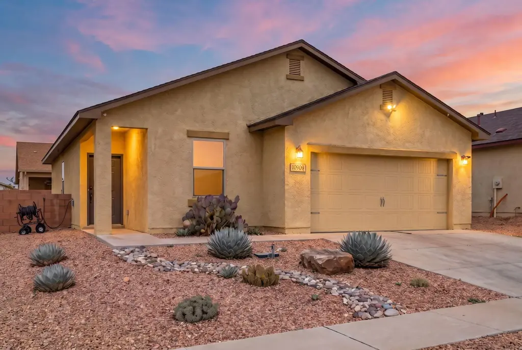 10909 Del Carmen Street Nw, Albuquerque