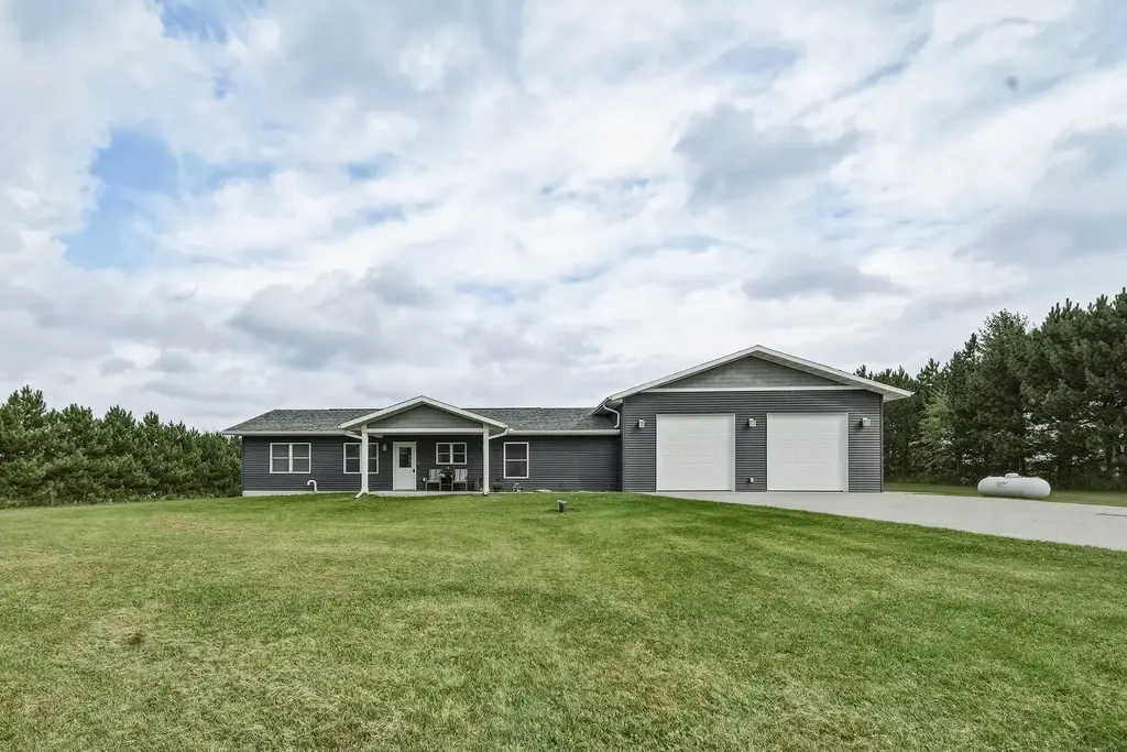 S7867 Windmill Drive, Augusta