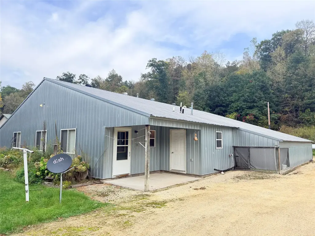 S1600 County Road I, Alma